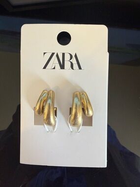 ZARA Gold Sculpted Earrings